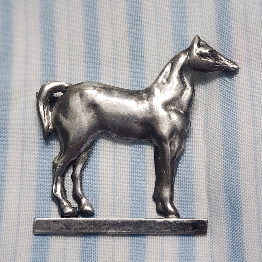 For @seastarboutique Vintage Sterling Silver Horse Brooch